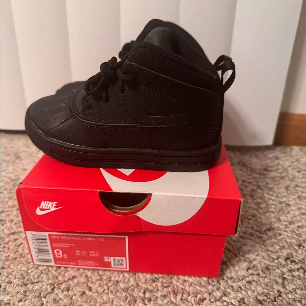 Nike Woodside 2 High Black Boots